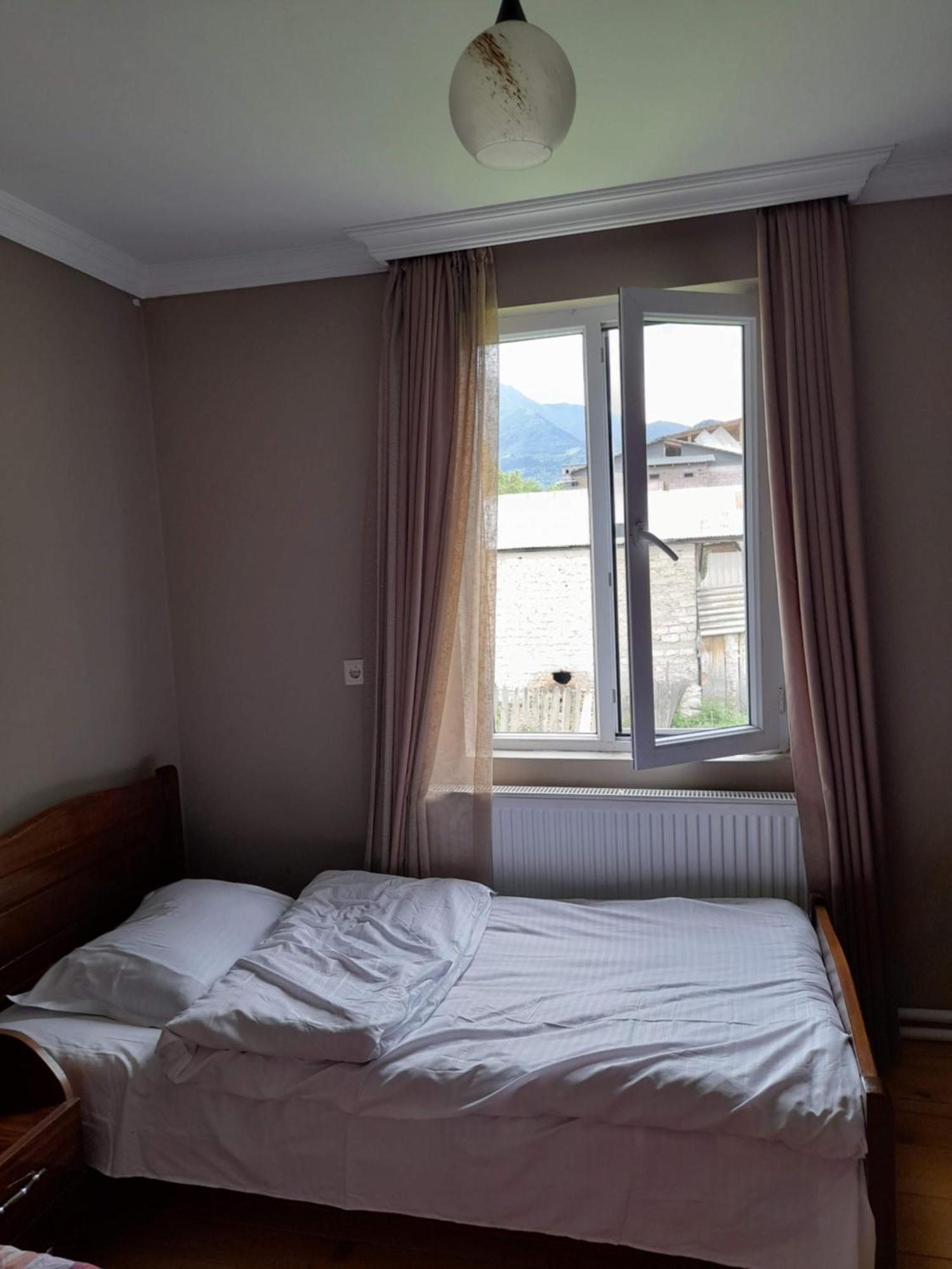 House Mon Amie Hotel Mestia Ngoại thất bức ảnh
