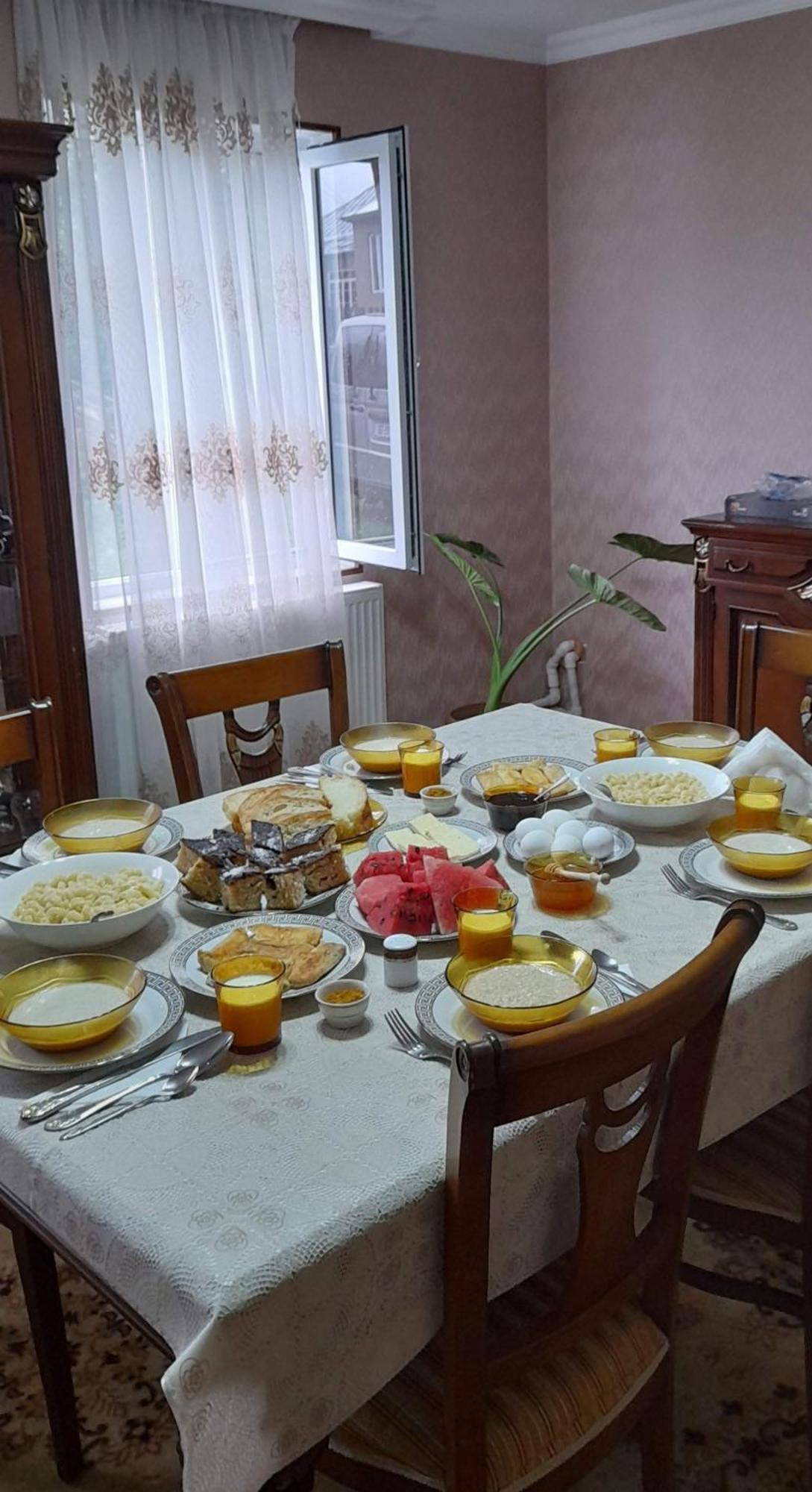 House Mon Amie Hotel Mestia Ngoại thất bức ảnh
